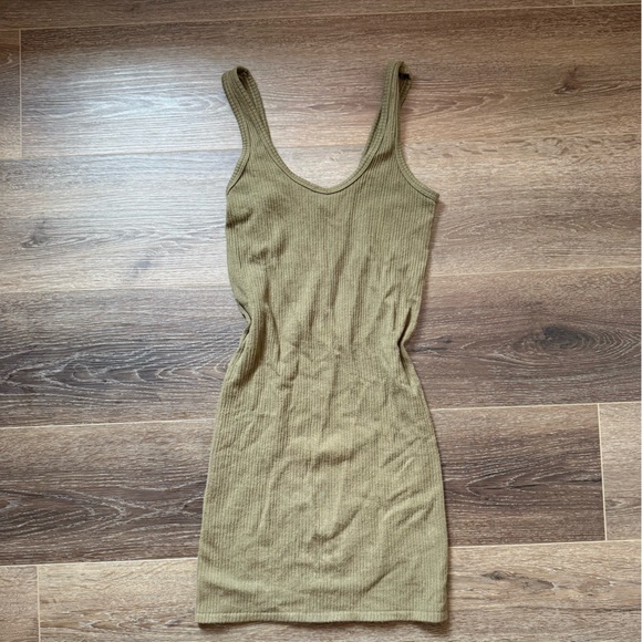 Urban outfitters green ribbed dress - Picture 3 of 4